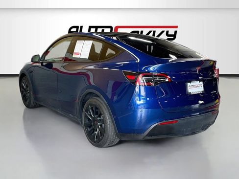 Used 2021 Tesla Model Y Long Range AWD/4WD image 5