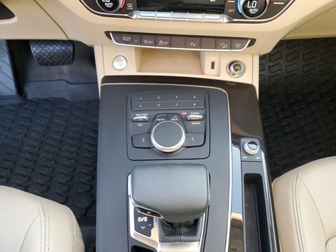 Used 2020 Audi Q5 2.0T Premium w/ Convenience Package image 40