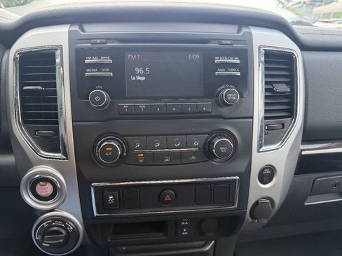 Used 2017 Nissan Titan SV AWD/4WD image 13