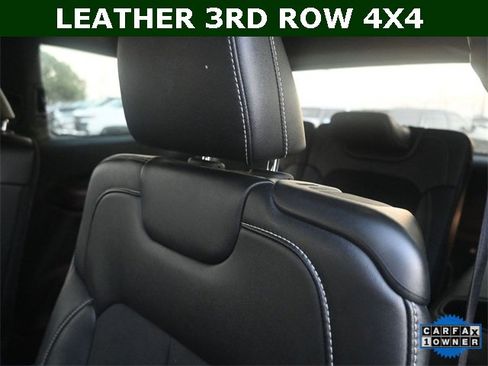 Used 2023 Jeep Grand Cherokee L Laredo image 13