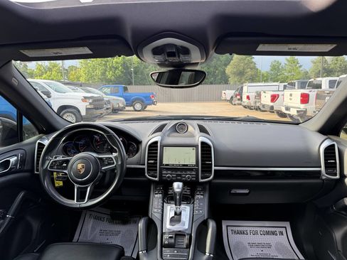 Used 2016 Porsche Cayenne AWD/4WD image 17