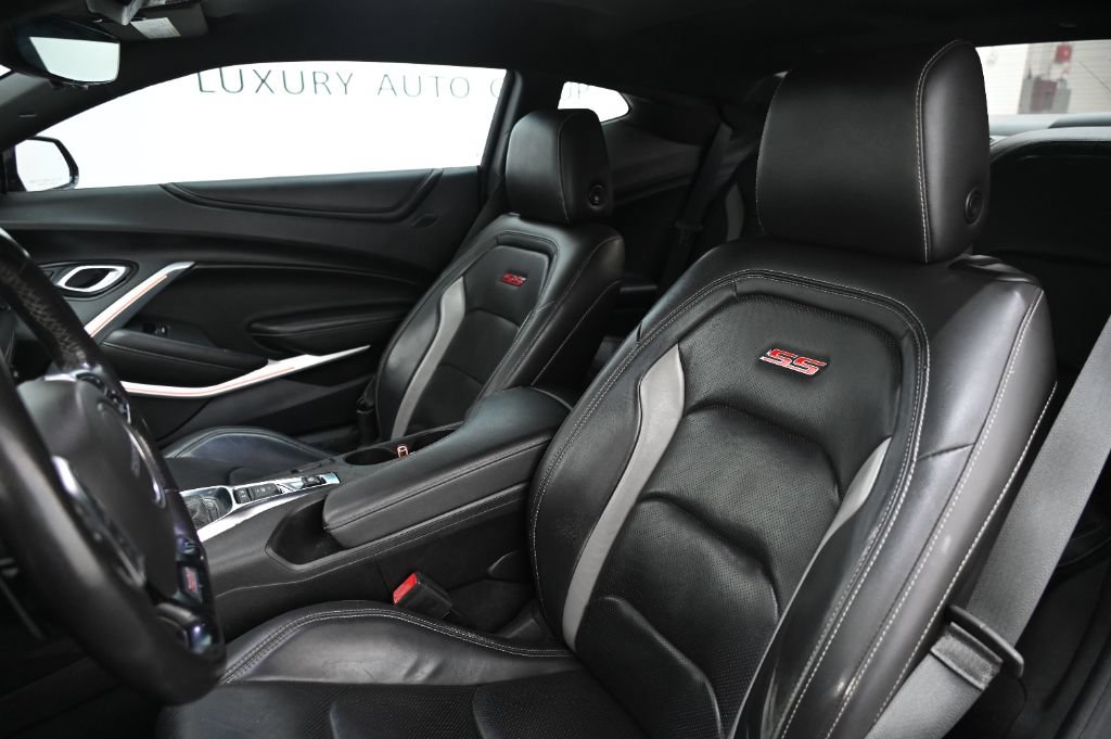 Used 2019 Chevrolet Camaro SS RWD image 21