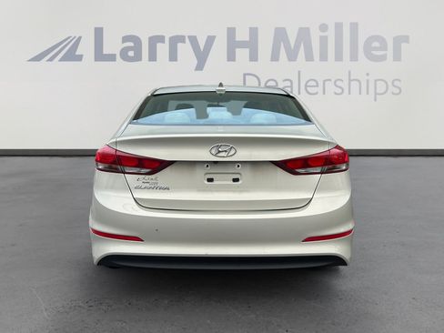 Used 2017 Hyundai Elantra SE w/ SE A/T Tech Package 03 image 5
