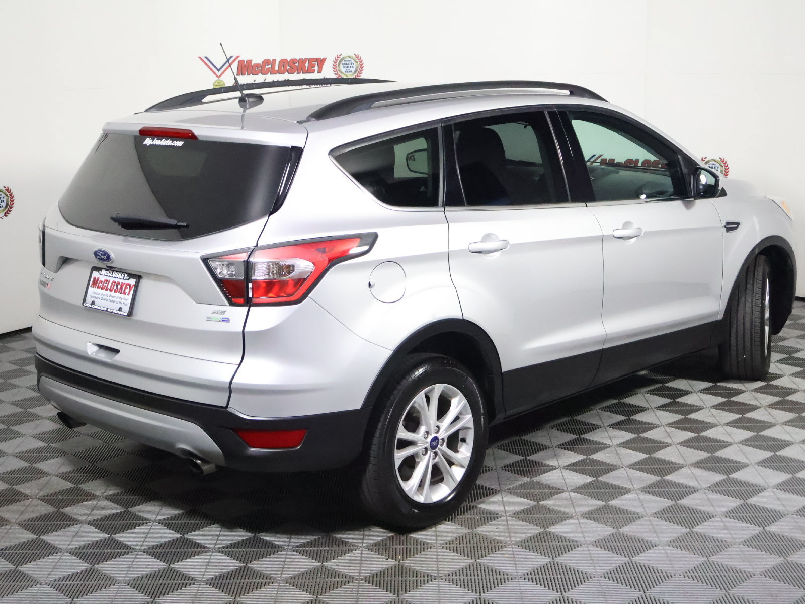 Used 2017 Ford Escape SE w/ Equipment Group 201A AWD/4WD image 4