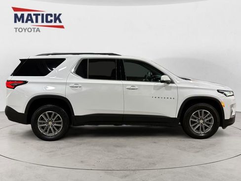 Used 2022 Chevrolet Traverse LT image 8