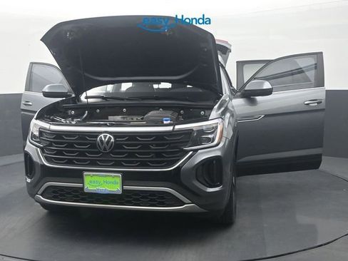 Used 2024 Volkswagen Atlas Cross Sport SE image 37