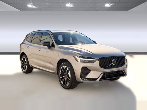 Used 2026 Volvo XC60 B5 Plus w/ Protection Package Premier AWD/4WD image 7