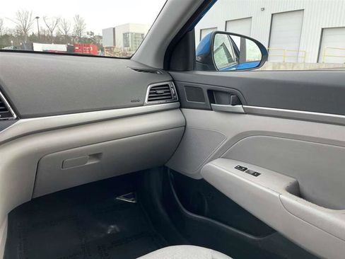 Used 2017 Hyundai Elantra SE image 62