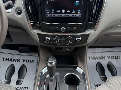 Used 2018 Chevrolet Traverse LT FWD image 13