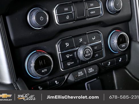 Used 2024 Chevrolet Suburban LT image 17