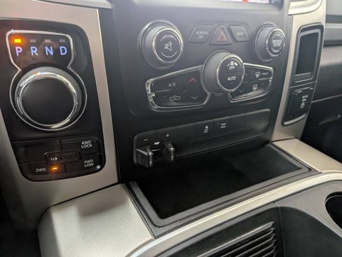 Used 2019 RAM 1500 Classic SLT w/ SLT Plus D←cor Group AWD/4WD image 11