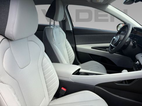 New 2026 Hyundai Elantra Limited FWD image 8