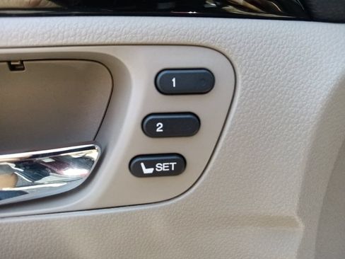 Used 2022 Honda Pilot Touring image 12