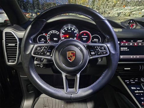 Used 2022 Porsche Cayenne image 26