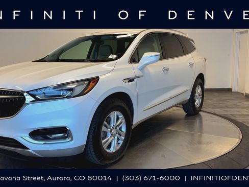 Used 2018 Buick Enclave Essence image 1