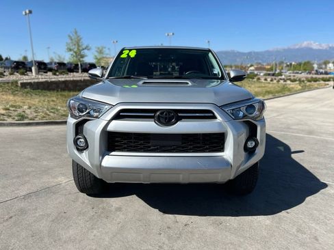 Used 2024 Toyota 4Runner TRD Off-Road Premium AWD/4WD image 2