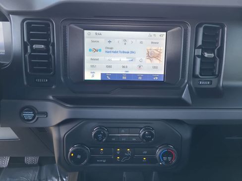 Used 2023 Ford Bronco Outer Banks image 24