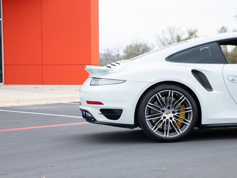Used 2015 Porsche 911 Turbo S image 8