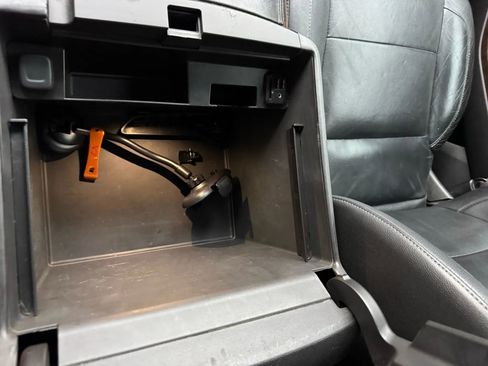 Used 2015 Chevrolet Suburban LT image 35