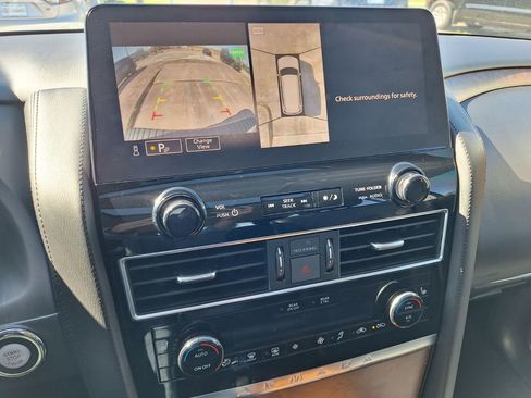 Used 2023 Nissan Armada SL w/ Captain's Chairs Package RWD image 17