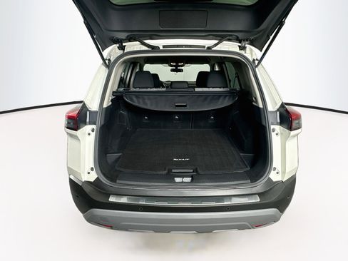 Used 2022 Nissan Rogue SV FWD image 29