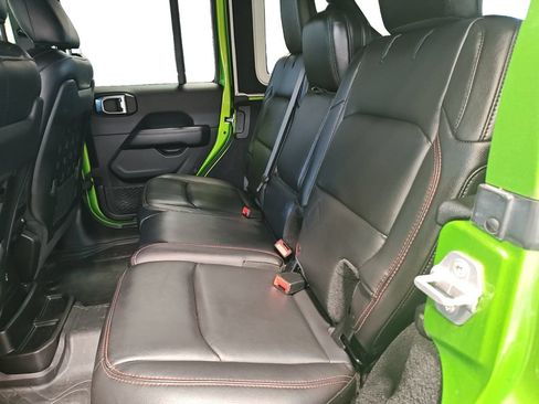 Used 2018 Jeep Wrangler Unlimited Rubicon w/ Dual Top Group AWD/4WD image 13