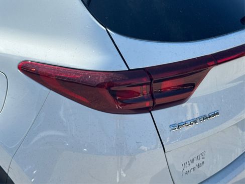 Used 2020 Kia Sportage LX image 17
