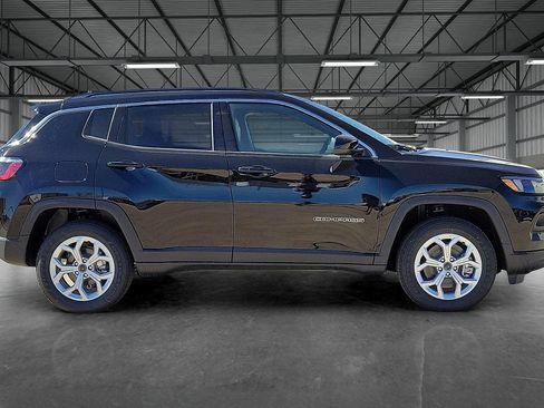 New 2025 Jeep Compass Latitude image 5