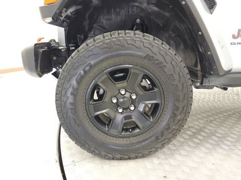 Used 2023 Jeep Gladiator Mojave w/ Trailer Tow Package AWD/4WD image 11