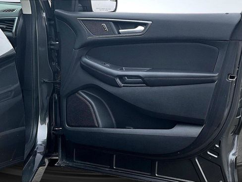 Used 2015 Ford Edge SE image 23