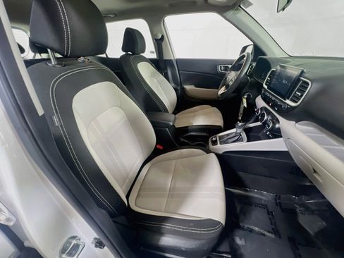 Used 2023 Hyundai Venue SEL w/ Cargo Package FWD image 26