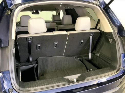 Used 2025 Honda Pilot EX-L image 4