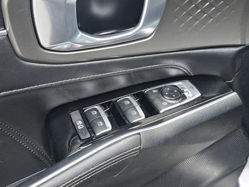 Certified 2023 Kia Sorento SX image 27