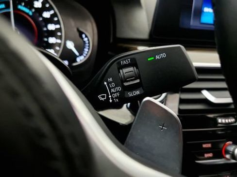 Used 2018 BMW 530e w/ M Sport Package 2 RWD image 59