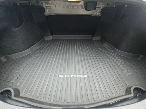 Used 2023 Toyota Camry SE image 13