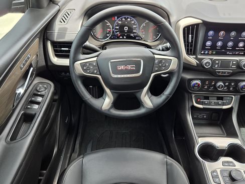 Used 2024 GMC Terrain Denali w/ Denali Premium Package AWD/4WD image 6