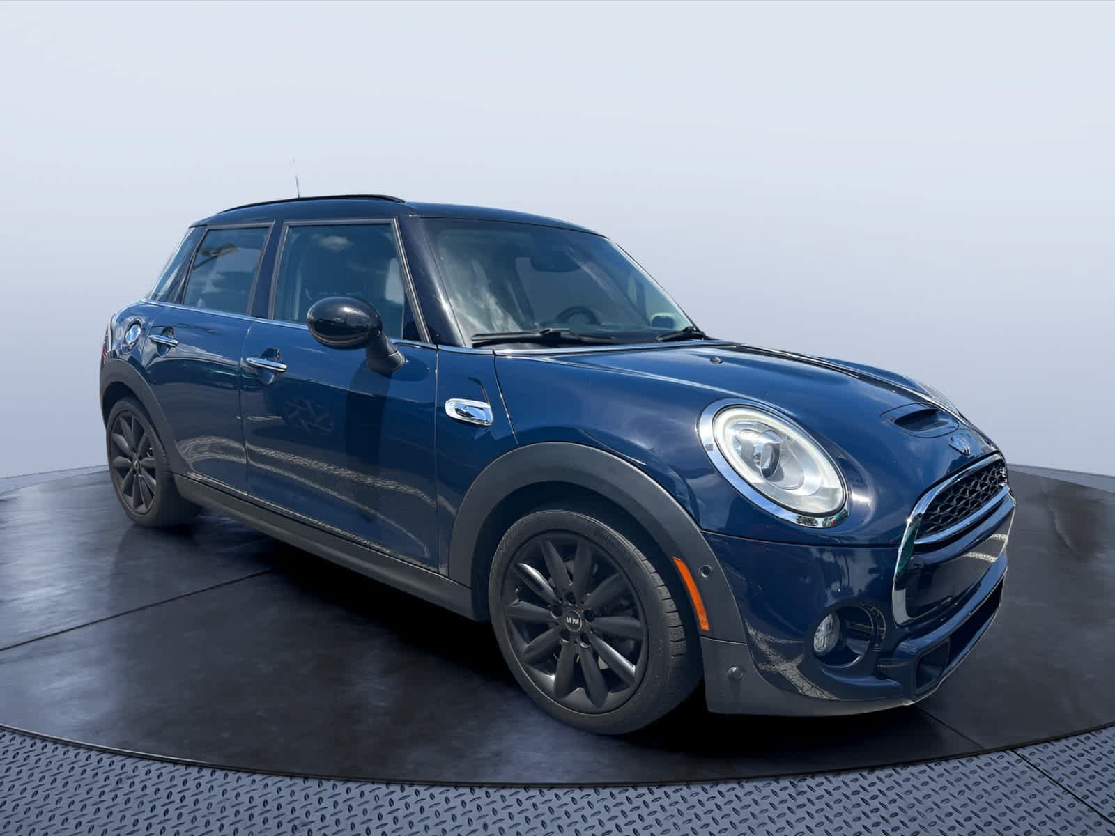 Used 2018 MINI Cooper S FWD image 1