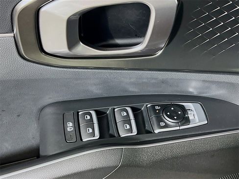 Used 2025 Kia Sorento EX w/ EX Panoramic Sunroof Package image 17