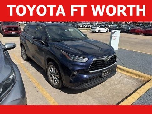 Used 2023 Toyota Highlander Limited FWD image 1