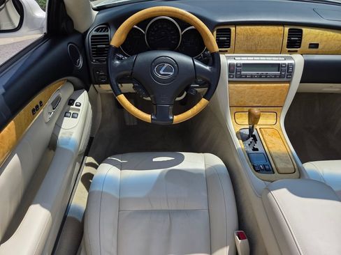 Used 2005 Lexus SC 430 Convertible RWD image 6