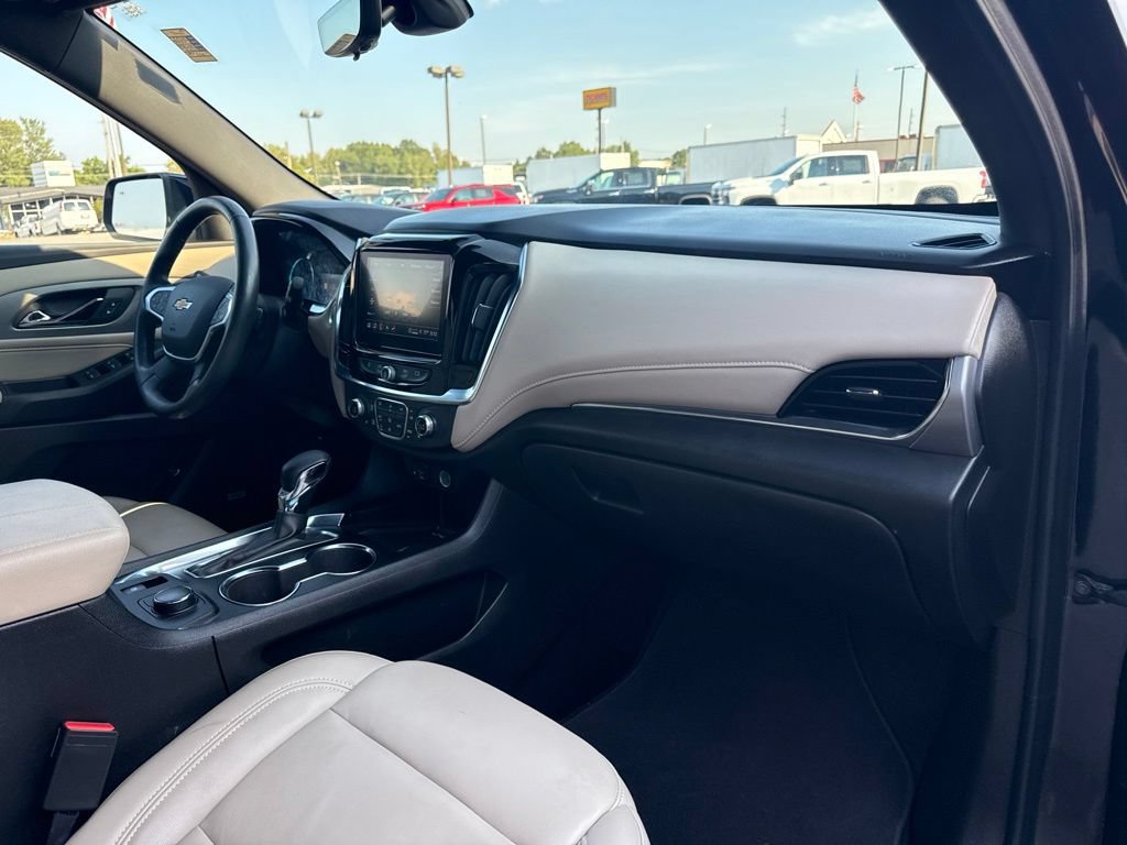 Used 2023 Chevrolet Traverse LT w/ LT Premium Package AWD/4WD image 10