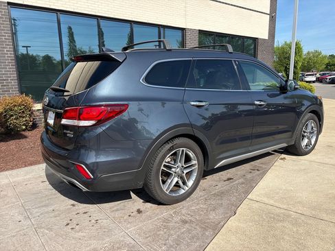 Used 2019 Hyundai Santa Fe XL image 3
