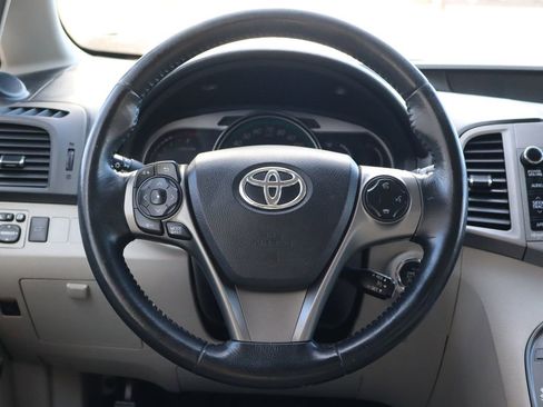 Used 2014 Toyota Venza XLE image 18