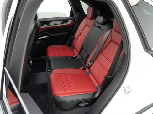 New 2026 Porsche Cayenne S image 29