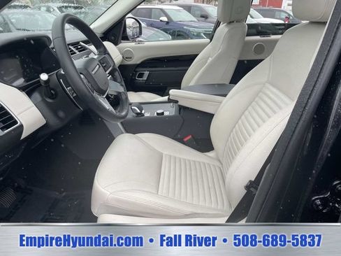 Used 2025 Land Rover Discovery S AWD/4WD image 17
