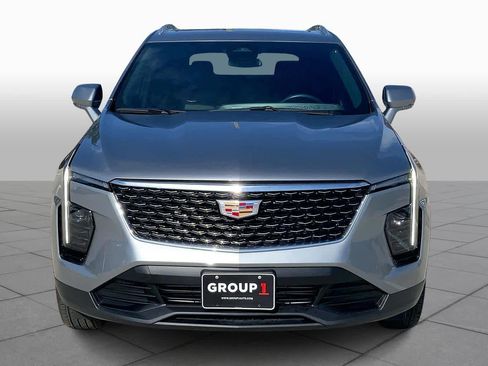 Used 2024 Cadillac XT4 Luxury w/ Cold Weather Package image 3