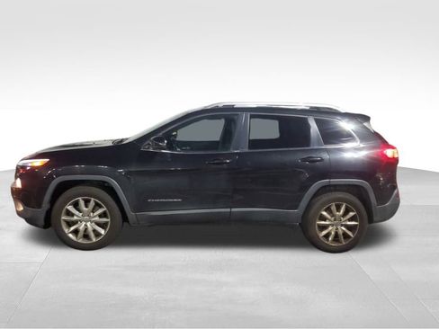 Used 2016 Jeep Cherokee Limited image 2