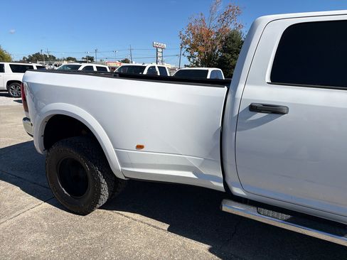 Used 2017 RAM 3500 Tradesman w/ Chrome Appearance Group image 8