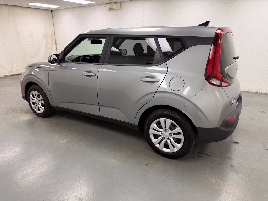 Used 2022 Kia Soul LX FWD image 3