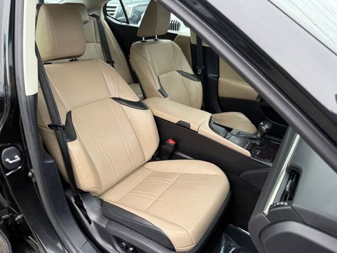Used 2020 Lexus ES 300h w/ Accessory Package 2 FWD image 31